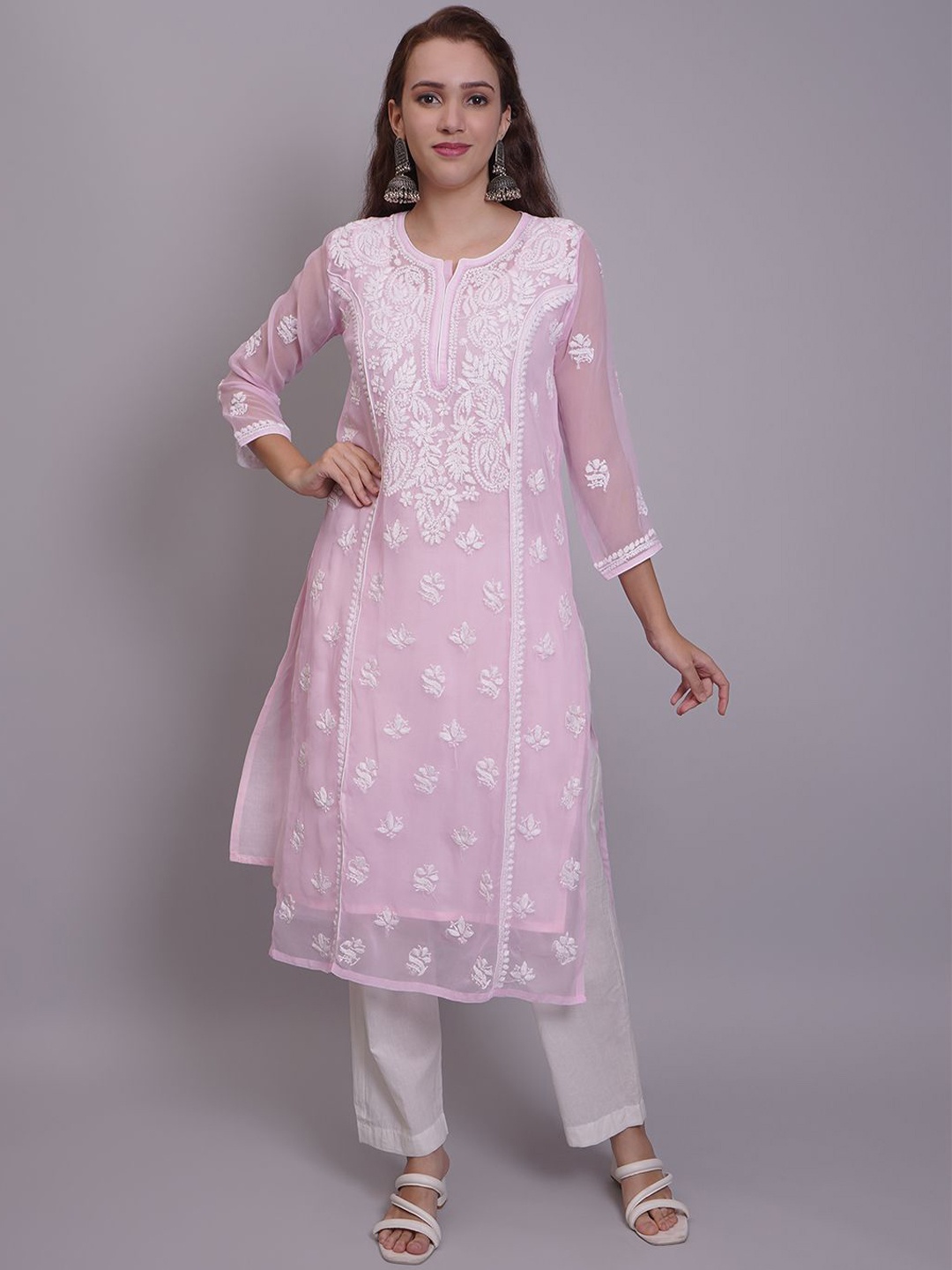 

Seva Chikan Ethnic Motifs Embroidered Round Neck Three Quarter Sleeves Straight Kurta, Pink