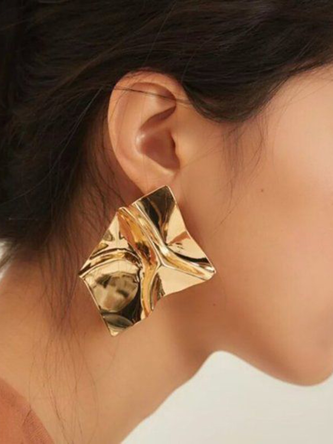 

YU FASHIONS Gold-Plated Geometric Drop Earrings