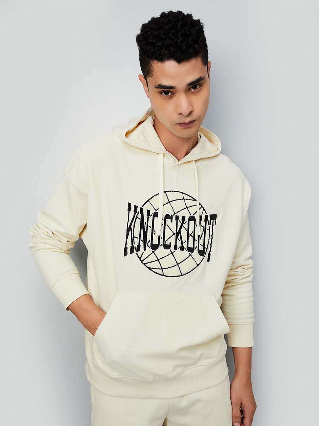

max Men Typography Printed Sweatshirt, Off white