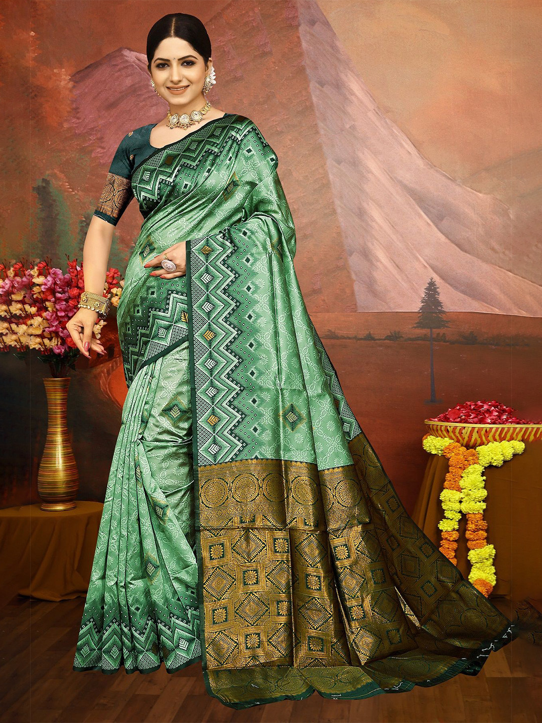 

APNISHA Woven Design Zari Pure Silk Banarasi Saree, Green