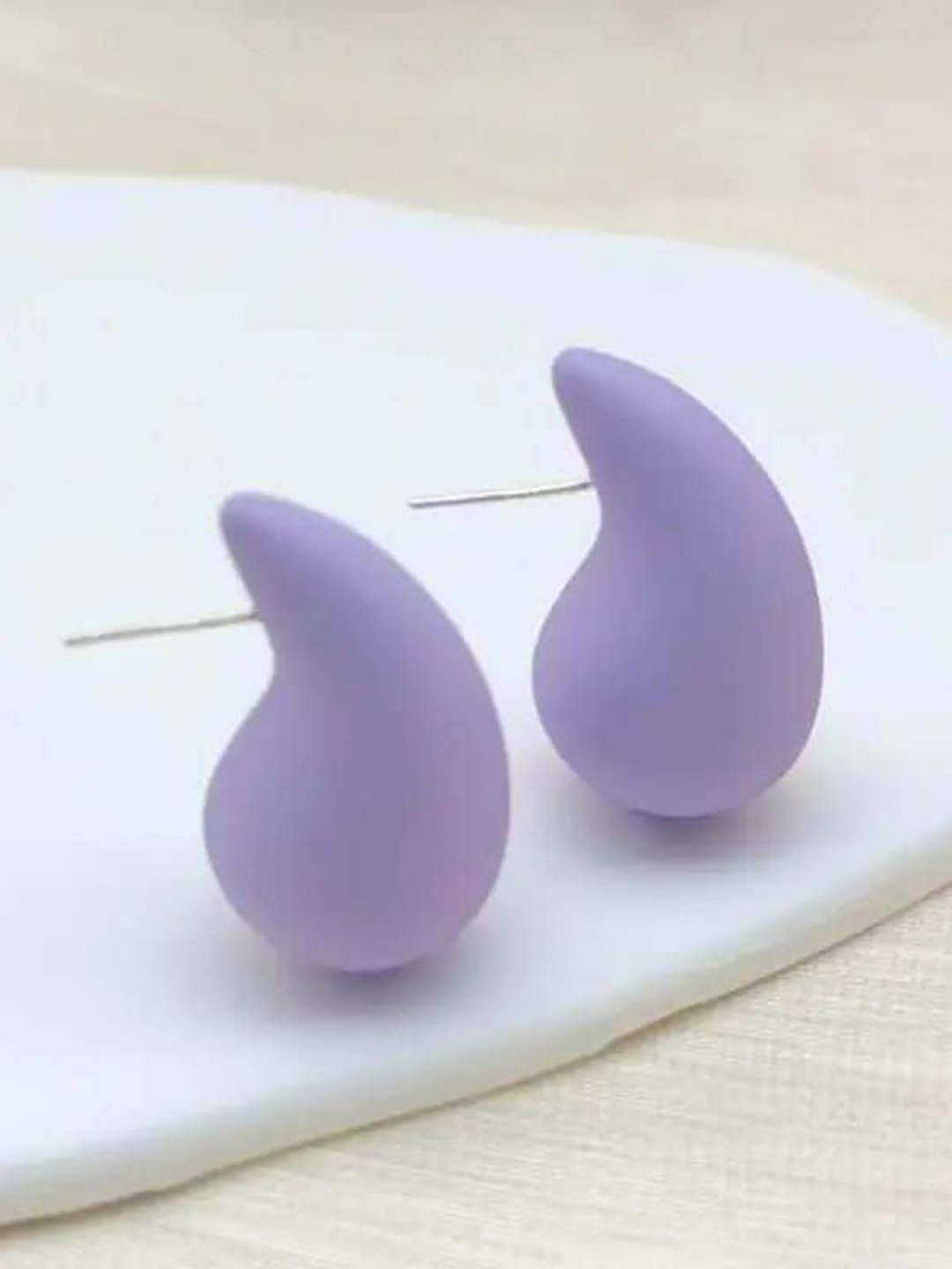 

YU FASHIONS Resin Candy Cute Spray Teardrop Shaped Studs, Lavender