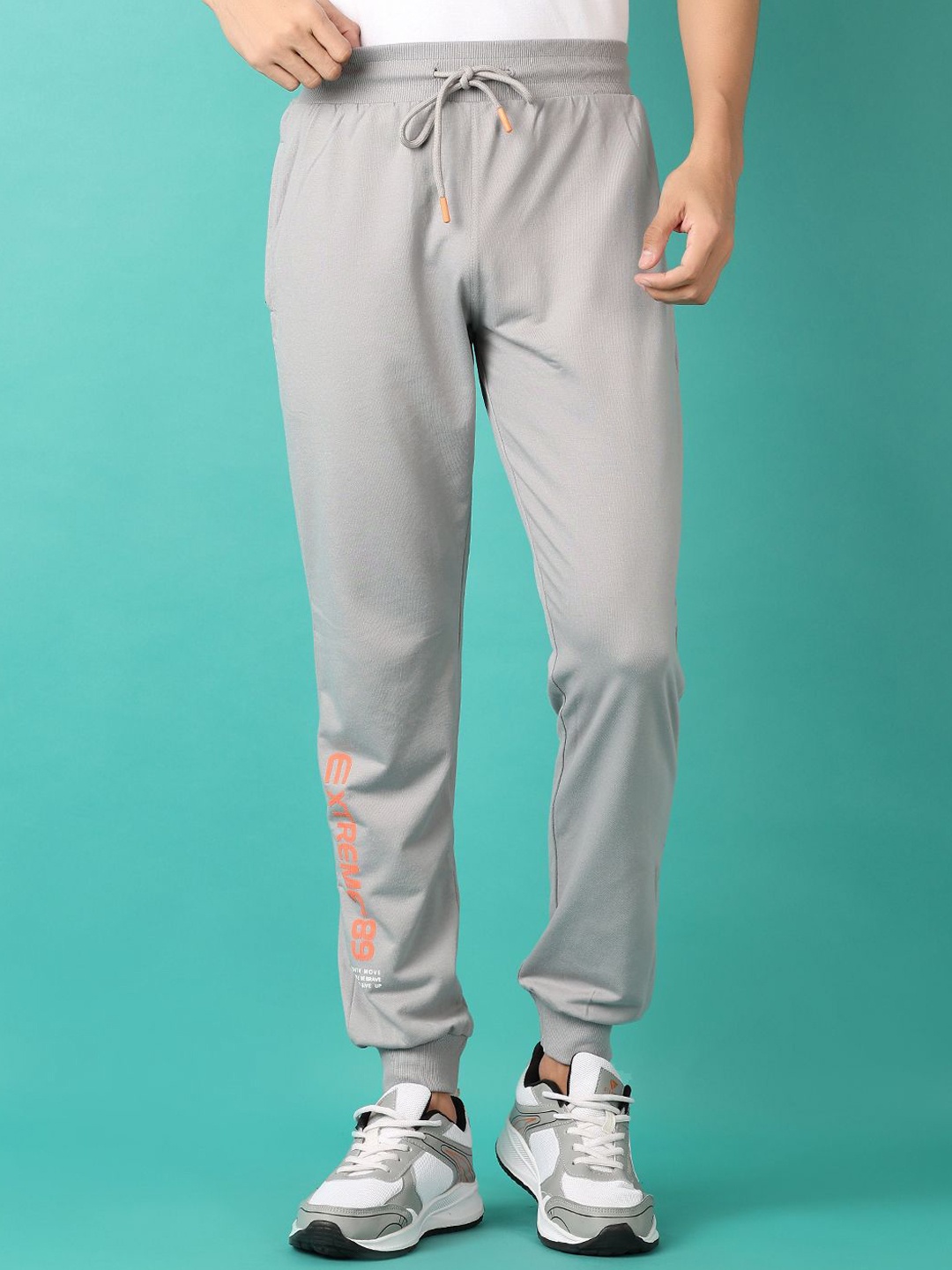 

V-Mart Men Cotton Mid Rise Regular Fit Joggers, Grey