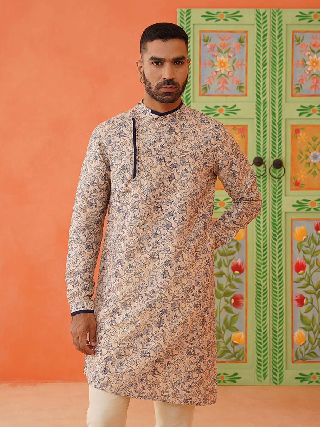 

TheEthnic.Co Men Floral Printed Mandarin Collar Georgette A-Line Kurta, Beige