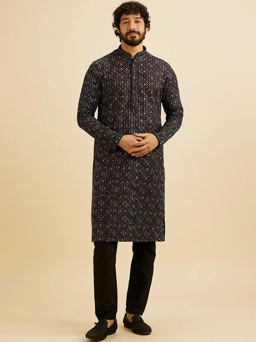 

Manyavar Floral Embroidered Sequinned Kurta with Pyjama, Black