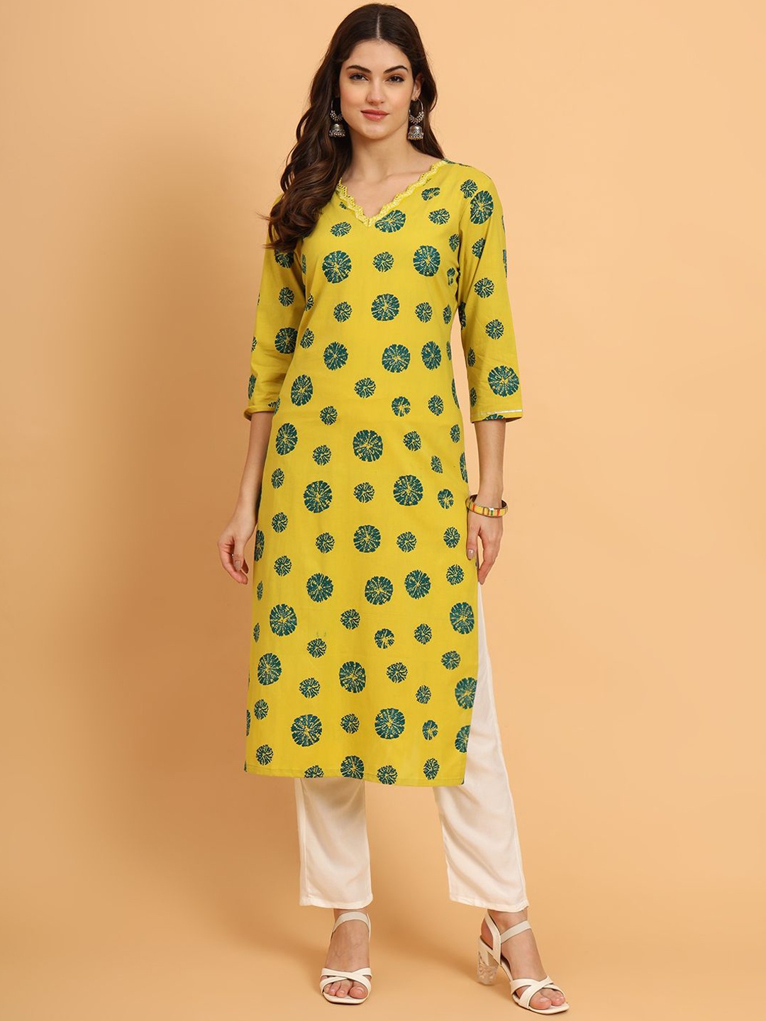 

KALINI Floral Embroidered Sequined V-Neck Straight Kurta, Green