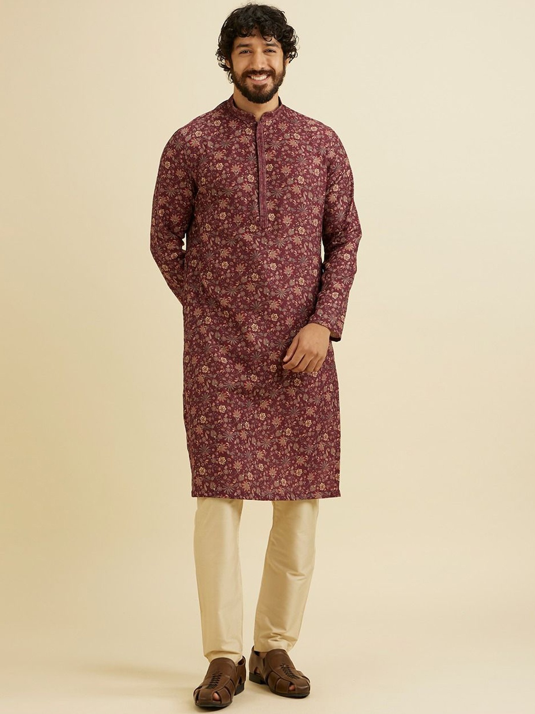 

Manyavar Floral Printed Mandarin Collar Straight Kurta & Trousers, Brown