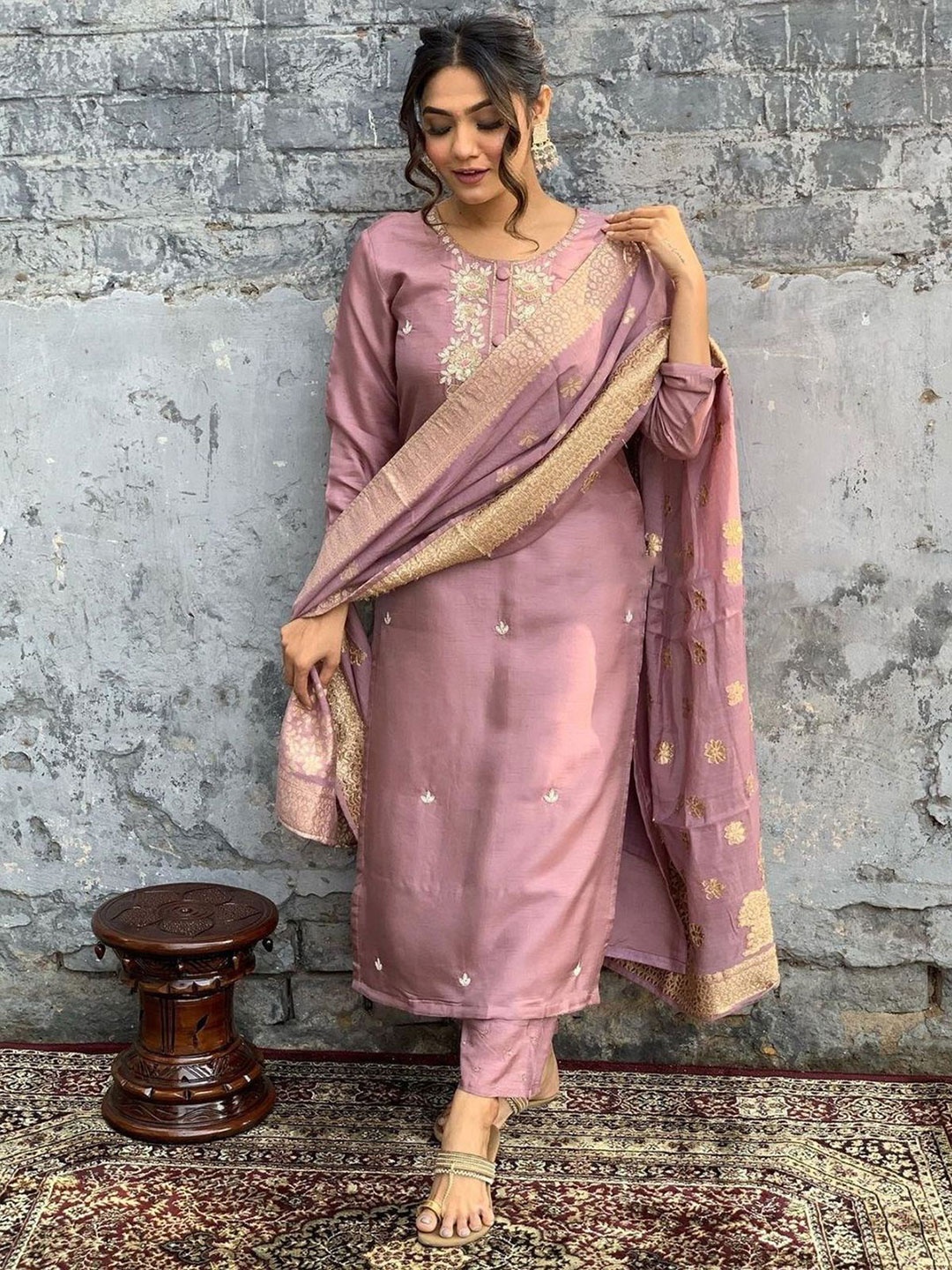 

ODETTE Ethnic Motifs Embroidered Thread Work Straight Kurta with Trouser & Dupatta, Mauve