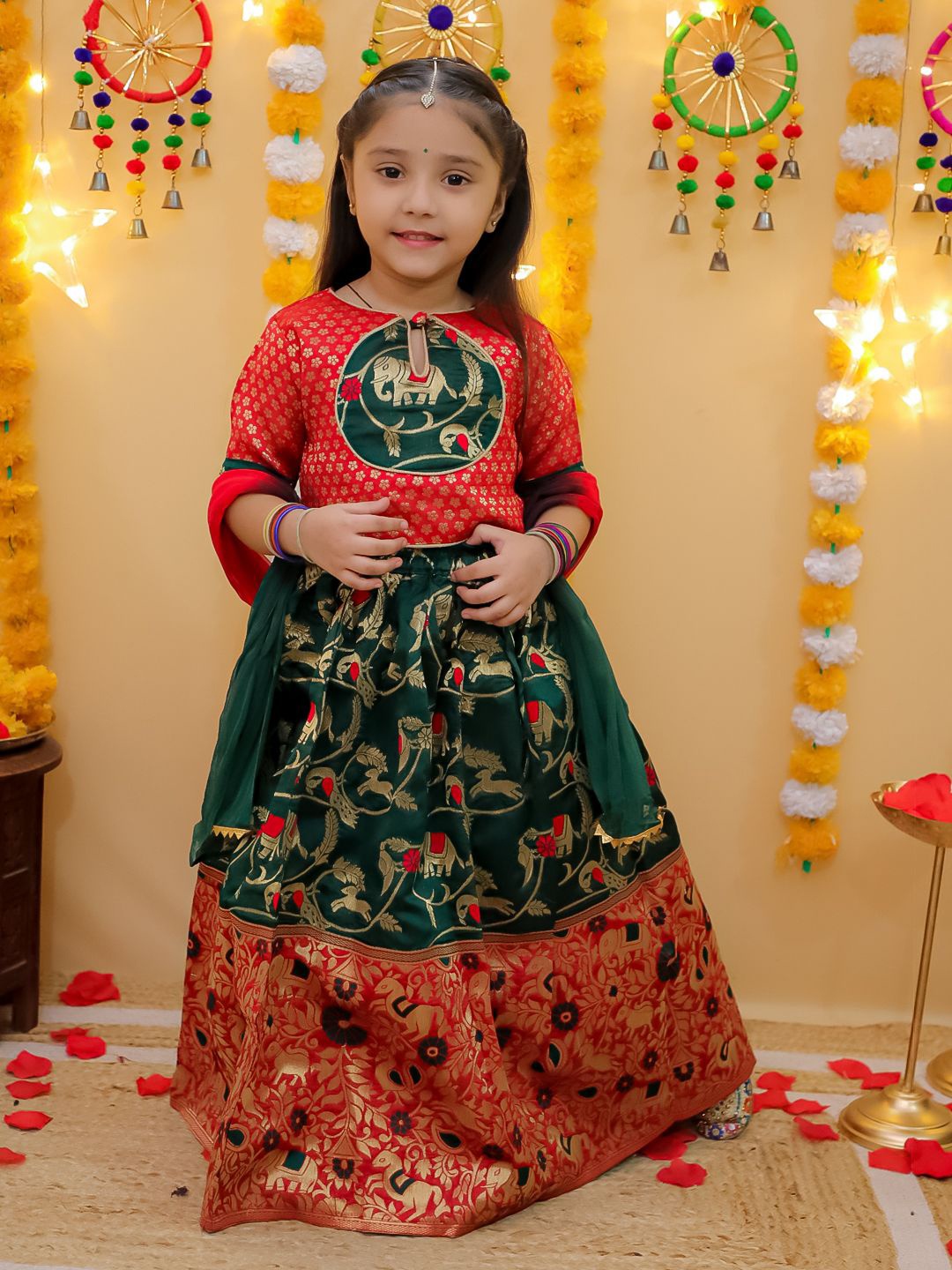 

BownBee Girls Floral Woven Design Jacquard Ready to Wear Lehenga & Blouse With Dupatta, Red