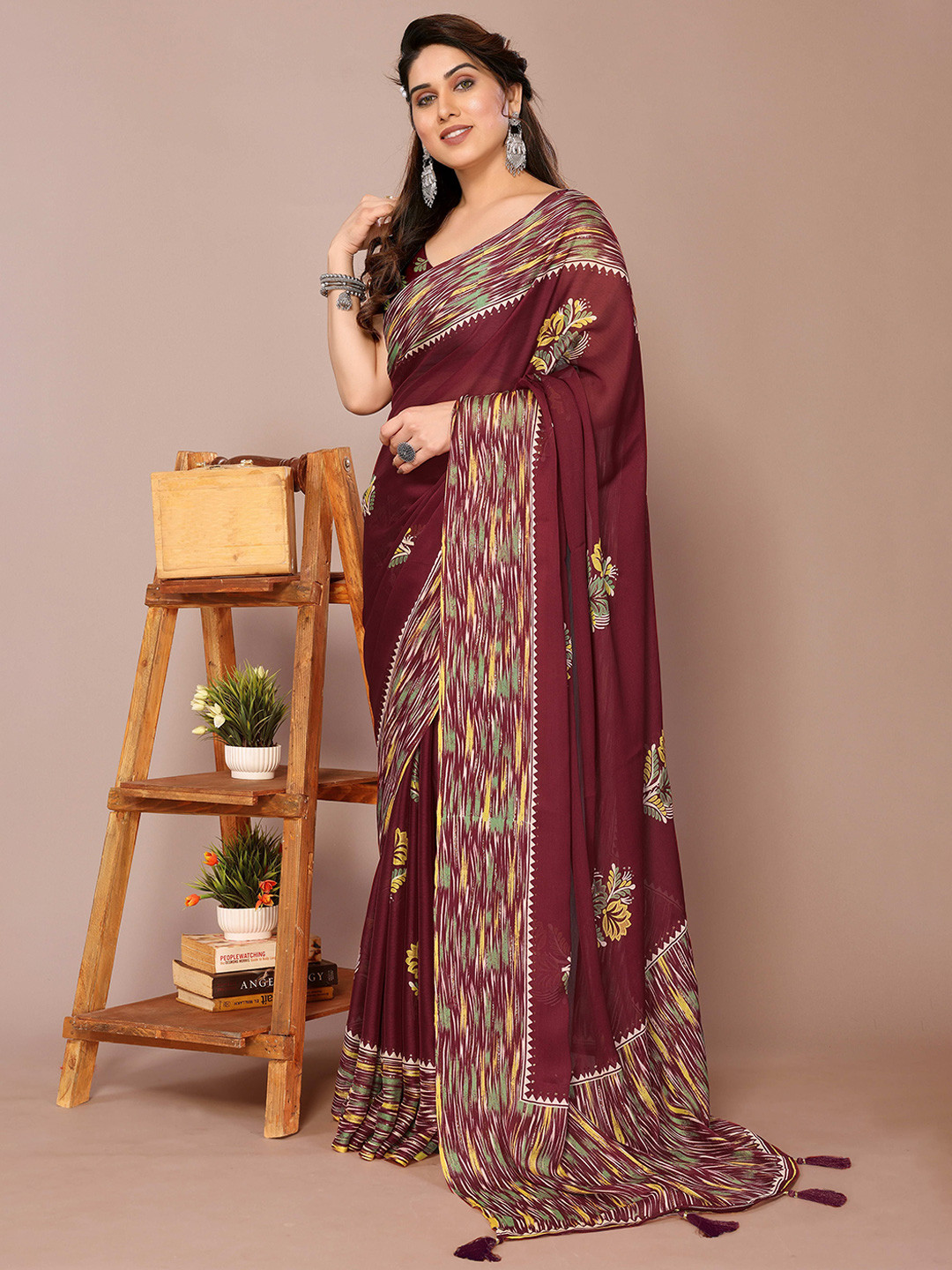 

MIRCHI FASHION Floral Printed Block Print Saree, Maroon