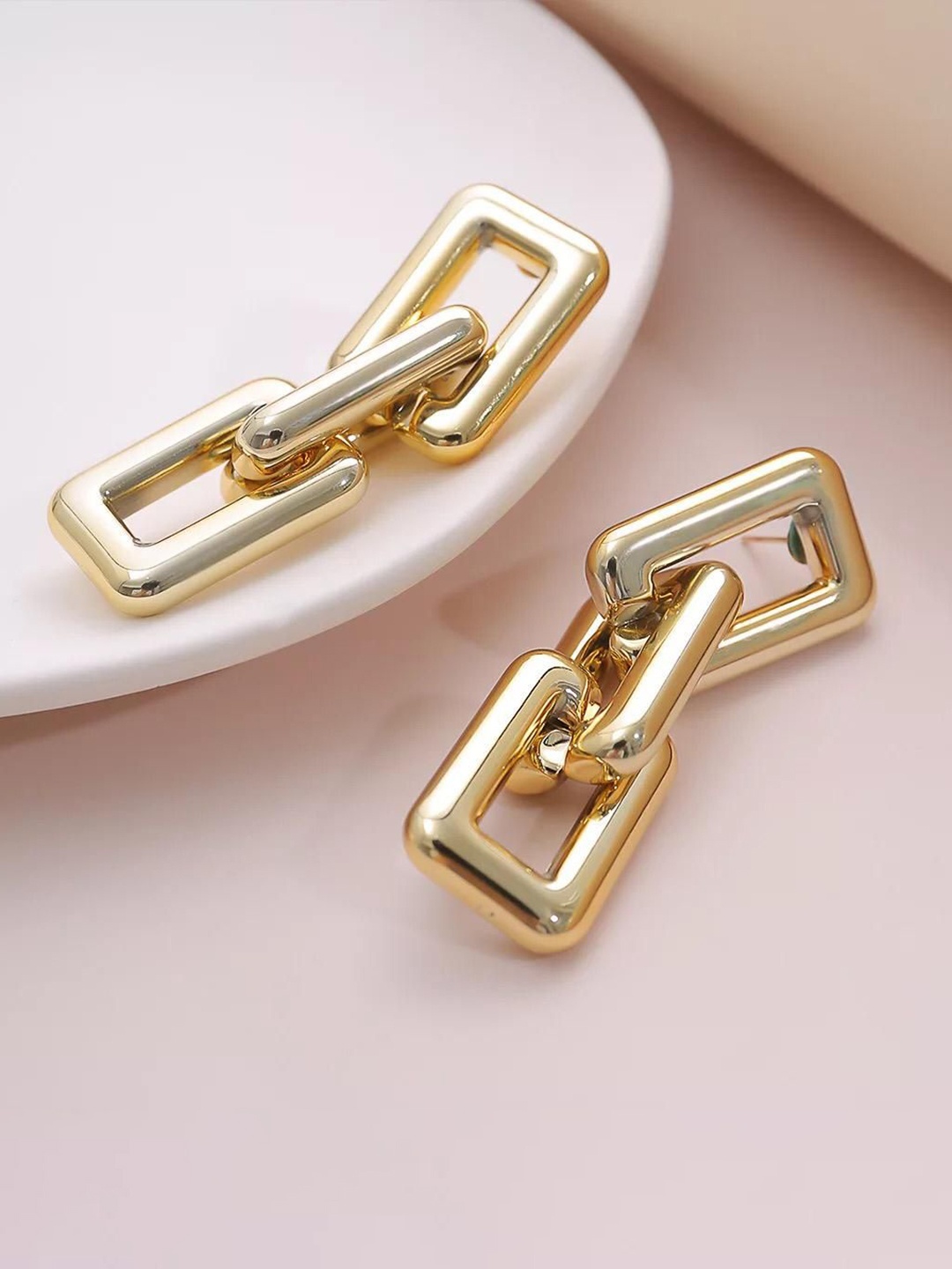 

YU FASHIONS Gold-Plated Geometric Drop Earrings