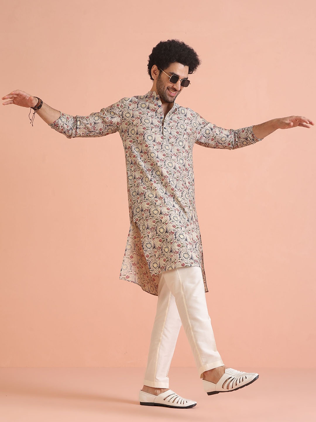 

KISAH Floral Embroidered Kantha Work Mandarin Collar Straight Kurta with Trousers, Beige