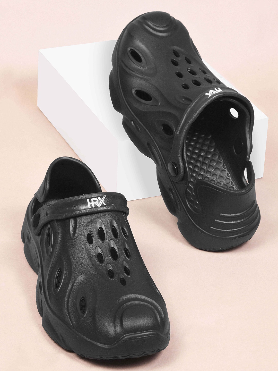 

HRX by Hrithik Roshan Men Rubber Regular Clogs, Black