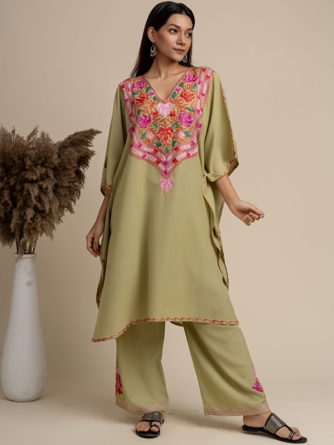 

Hastya Kala Floral Embroidered Thread Work Pure Cotton Kaftan Kurta With Trousers, Green