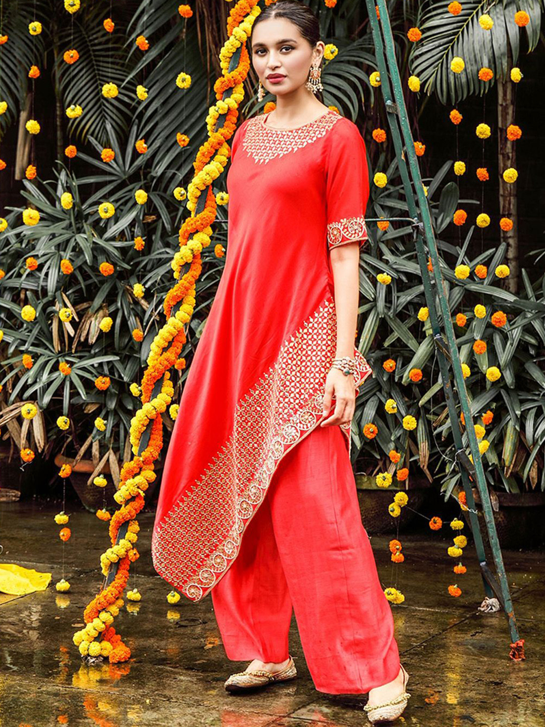 

PINK CITY BY SARIKA Floral Embroidered Zari Asymmetric Pure Silk Kurta With Palazzos, Red