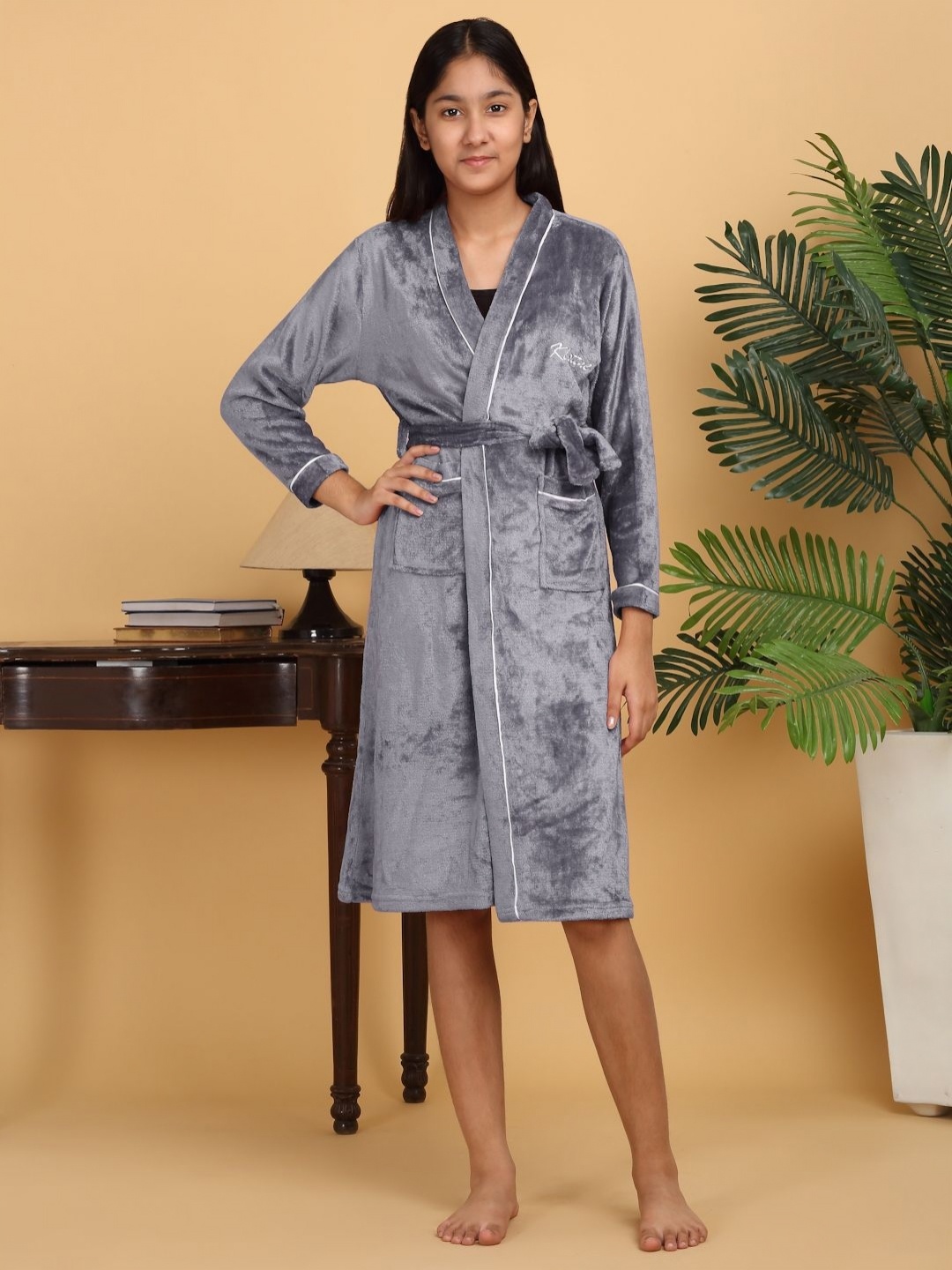 

KLOTTHE Girls Wool Grey Solid Long Sleeved Bath Robe With Belt