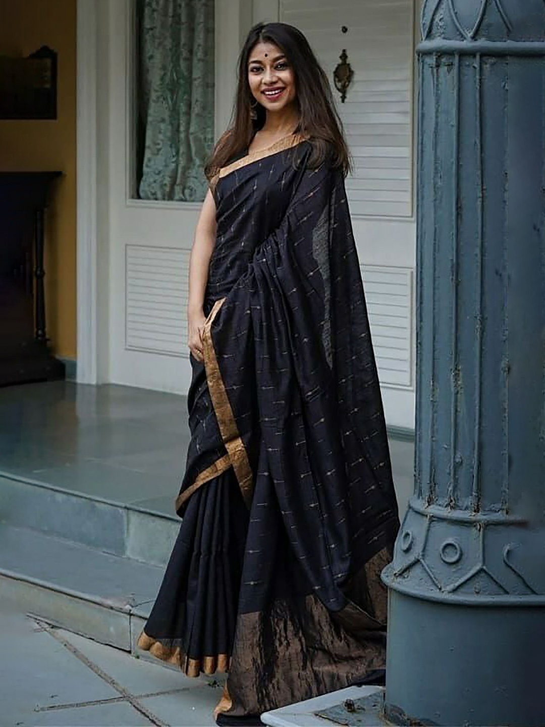 

KALINI Woven Design Banarasi Saree, Black