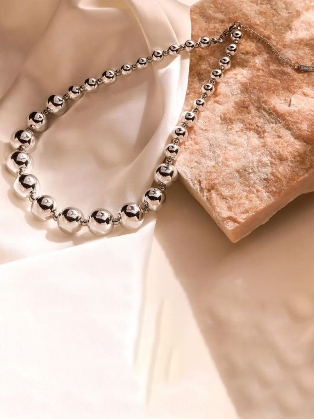 

V FASHION JEWELLERY Silver-Plated Necklace