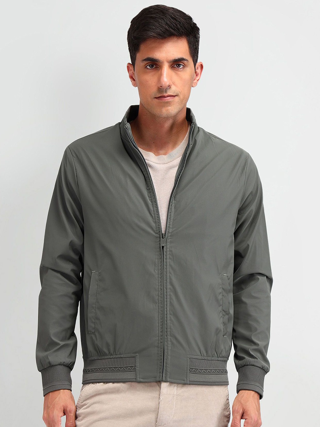 

Arrow Sport Men Crop Open Front Jacket, Green