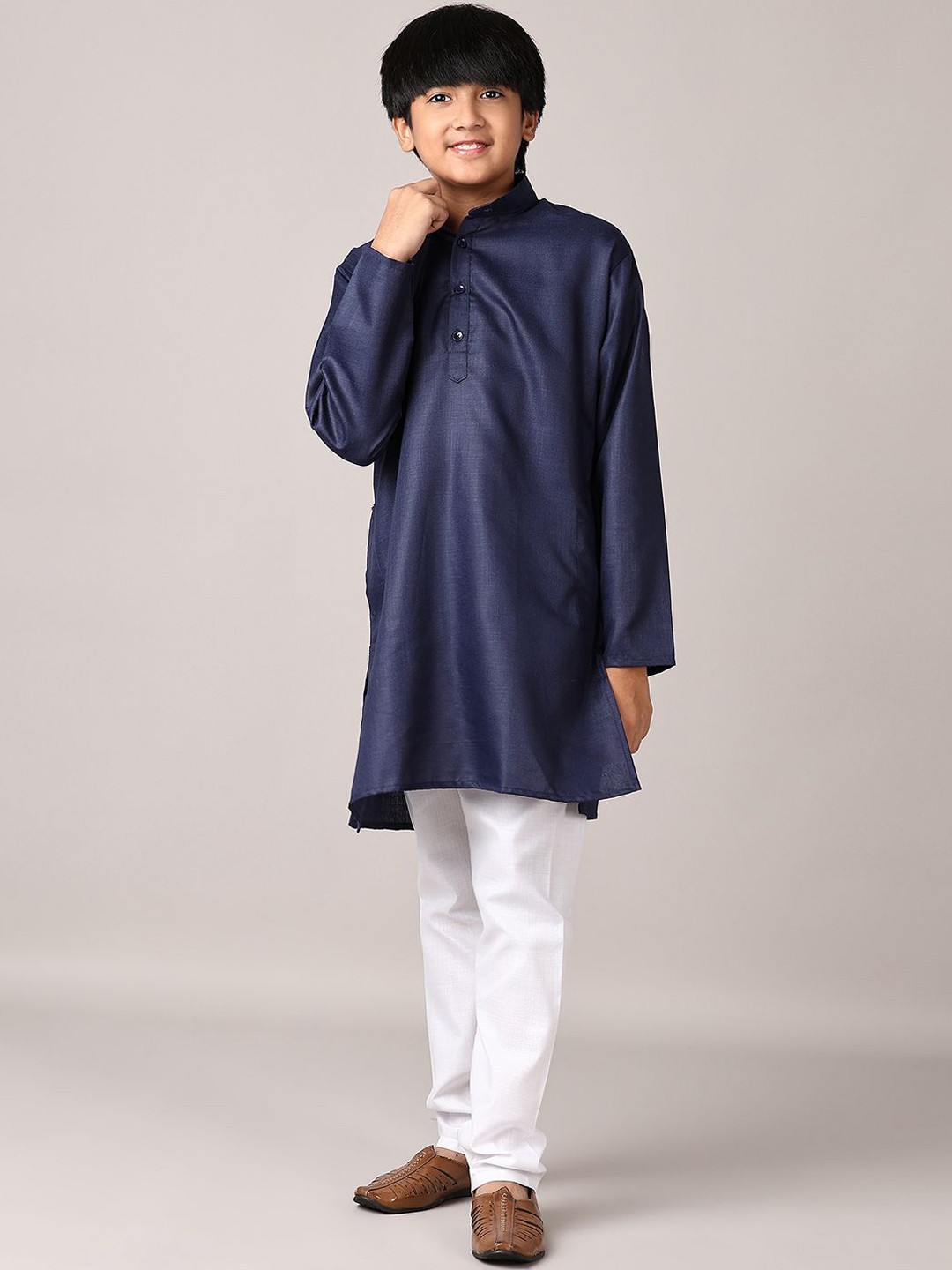 

V-Mart Boys Mandarin Collar Pure Cotton Straight Kurta with Pyjamas, Navy blue
