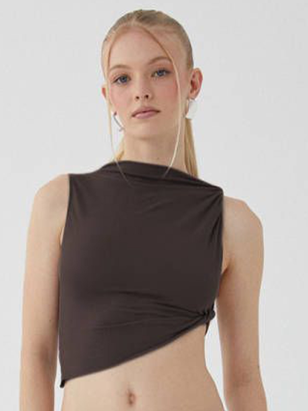 

HERE&NOW Women Sleeveless Crop Top, Brown