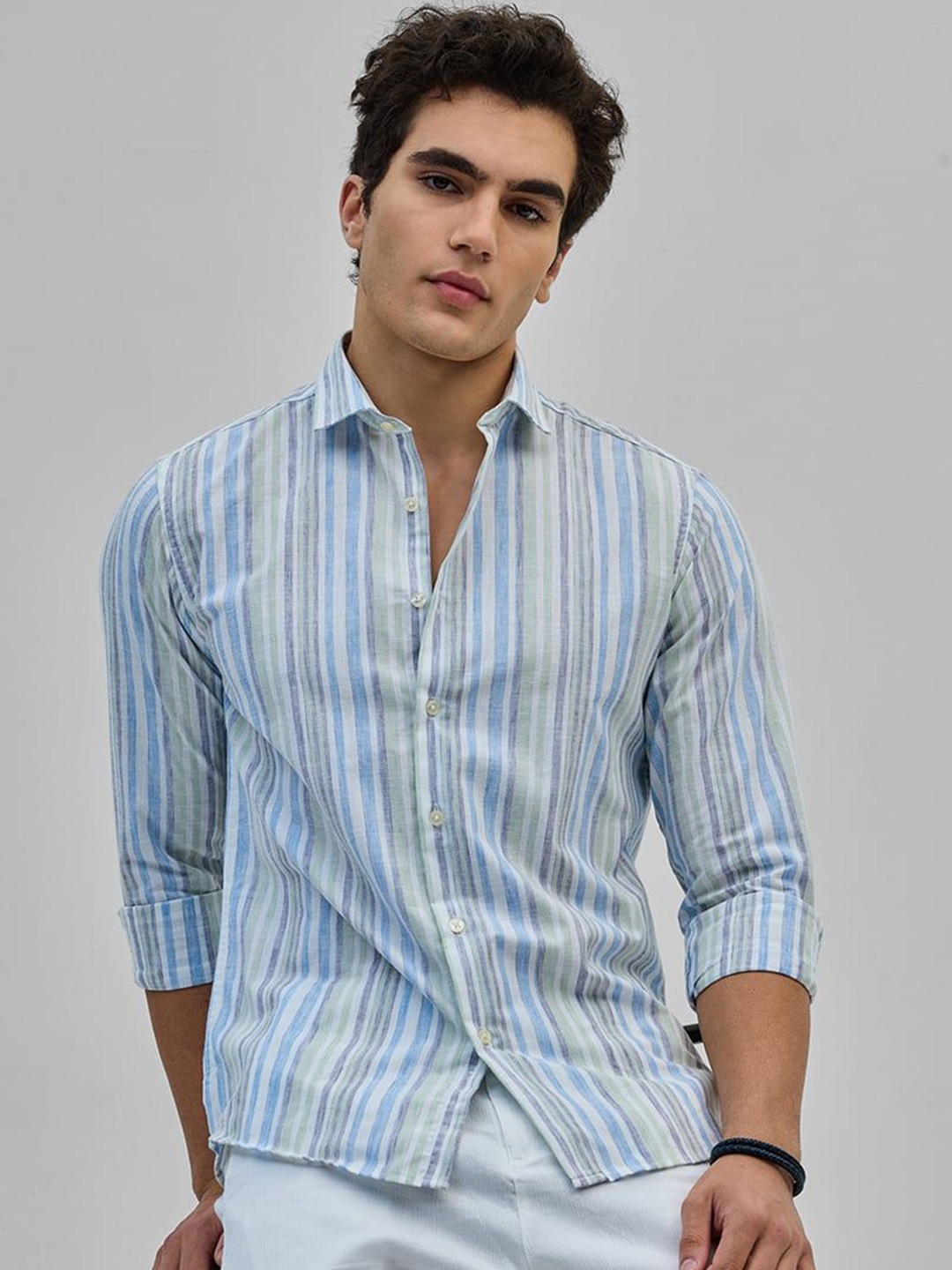 

Snitch Men Smart Spread Collar Vertical Striped Cotton Casual Shirt, Green