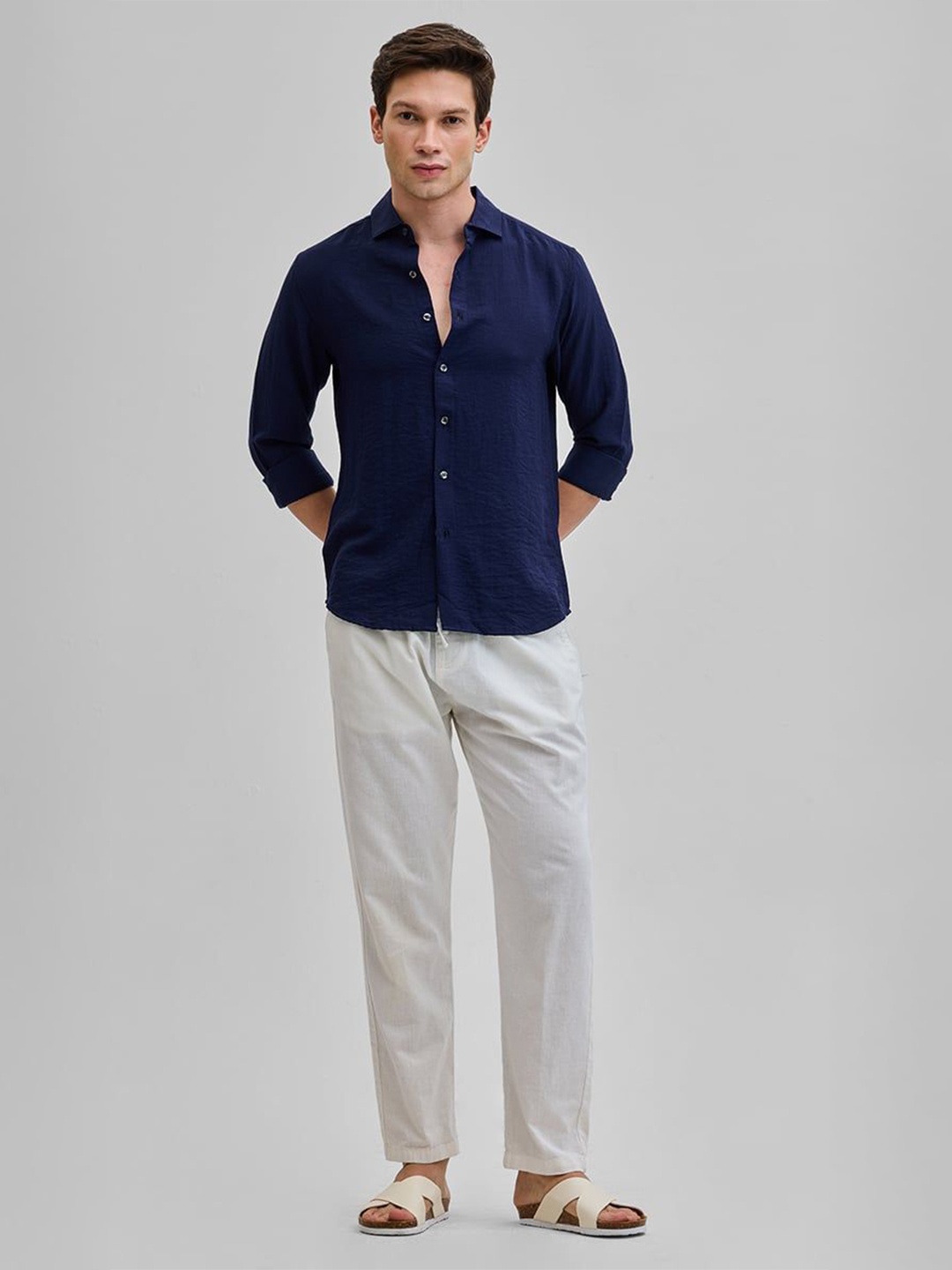 

Snitch Men Smart Spread Collar Solid Linen Casual Shirt, Navy blue