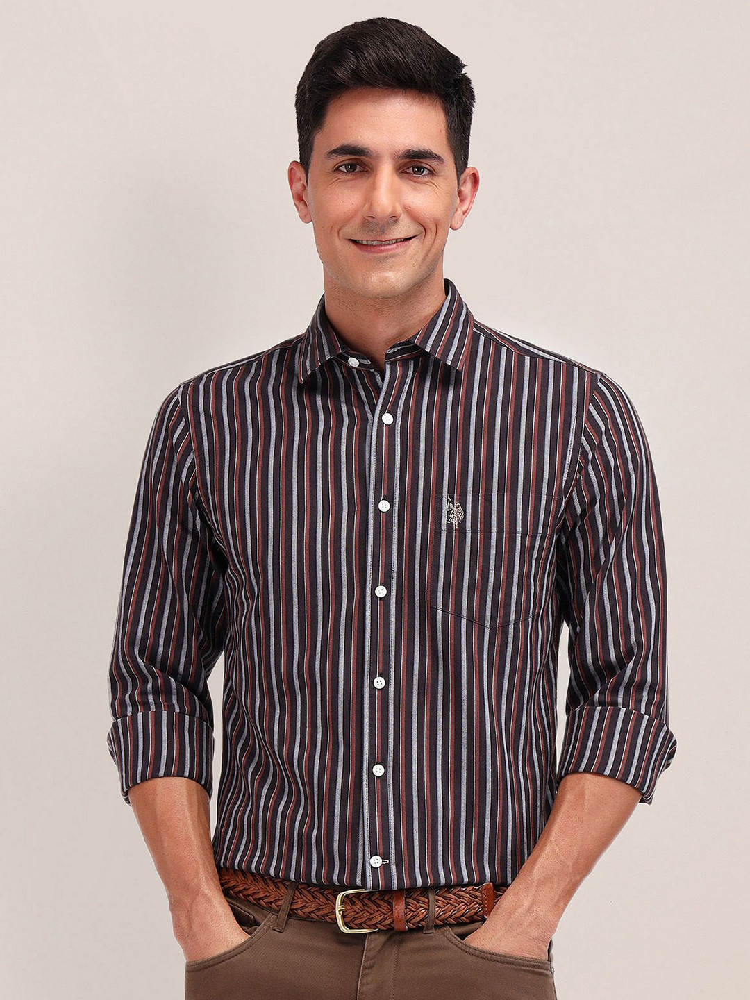 

U.S. Polo Assn. Men Cutaway Collar Vertical Striped Cotton Tailored Fit Casual Shirt, Brown