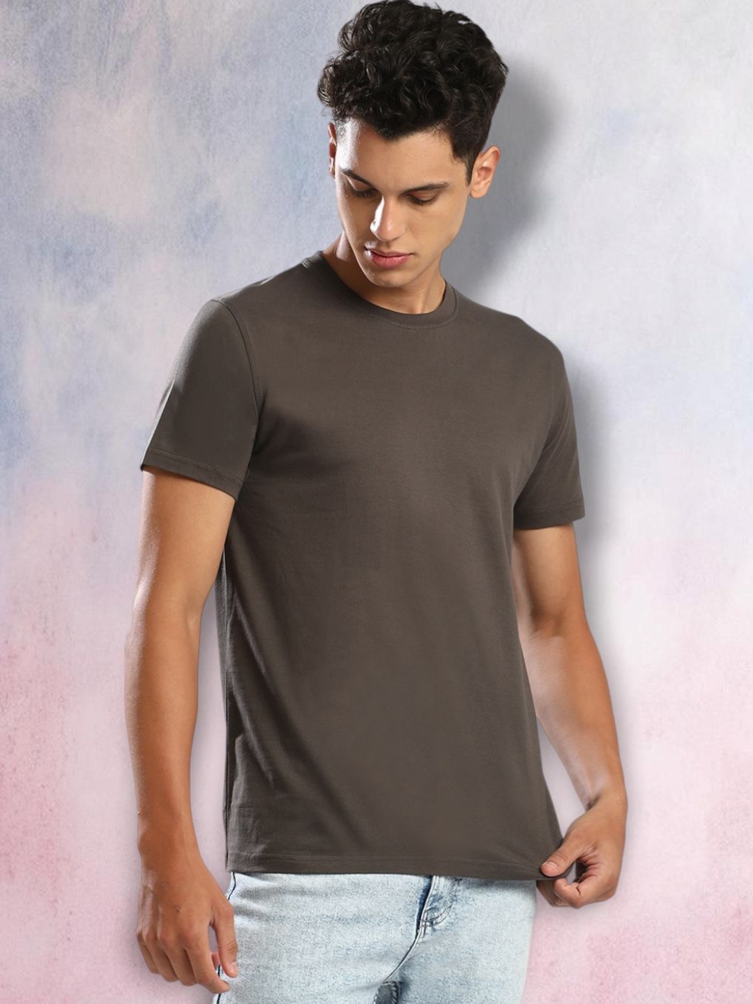 

THE DAILY OUTFITS Men Solid Round Neck Cotton T-shirt, Charcoal