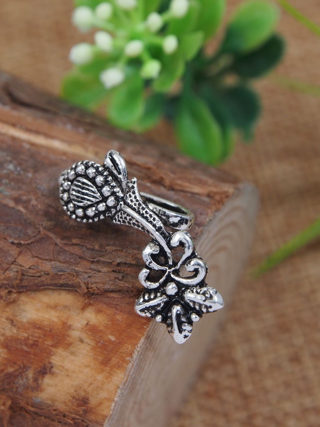 

I Jewels Silver-Plated Oxidised Stud Nosepin