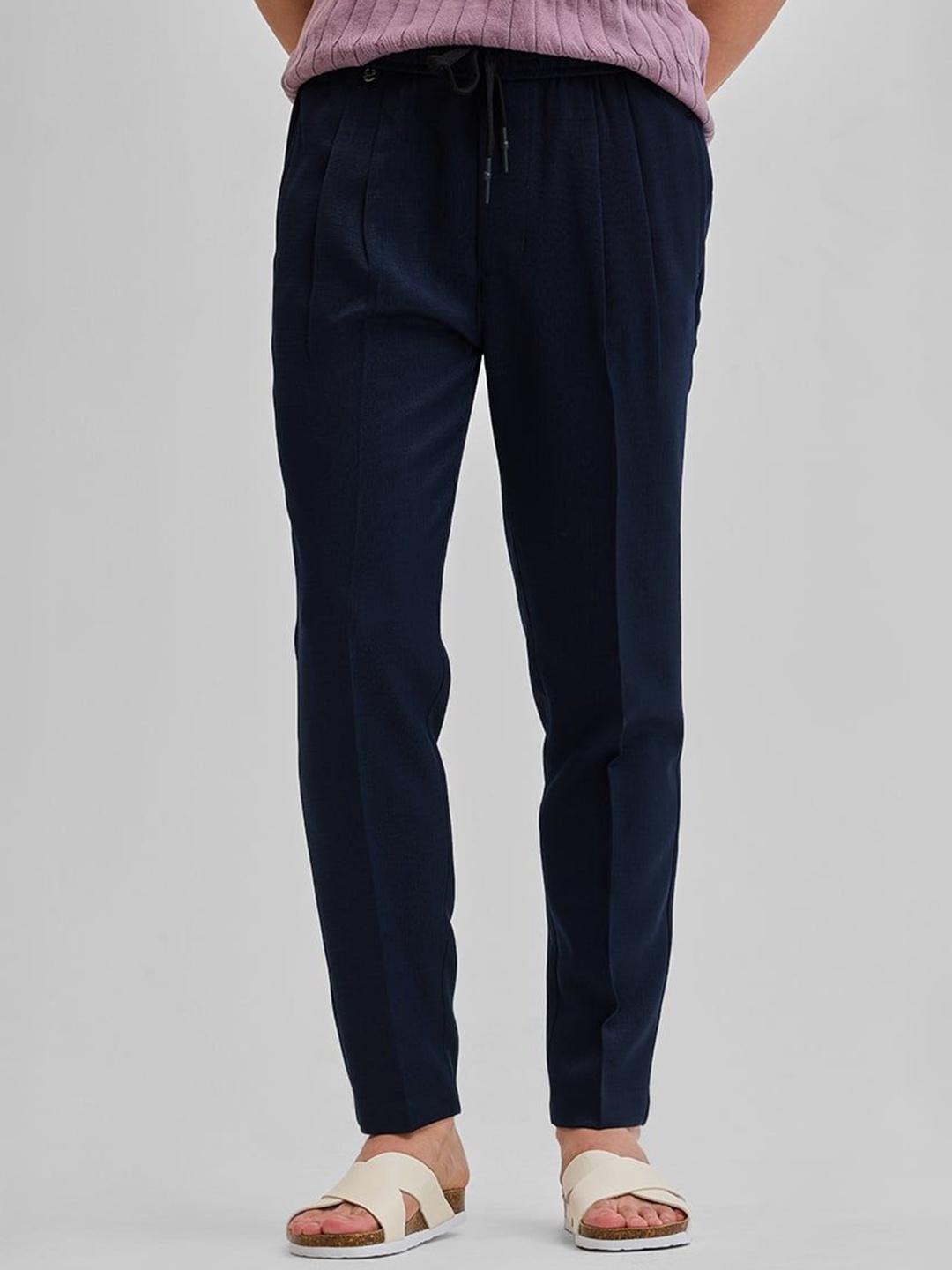 

Snitch Men Relaxed Loose Fit Pleated Trousers, Navy blue