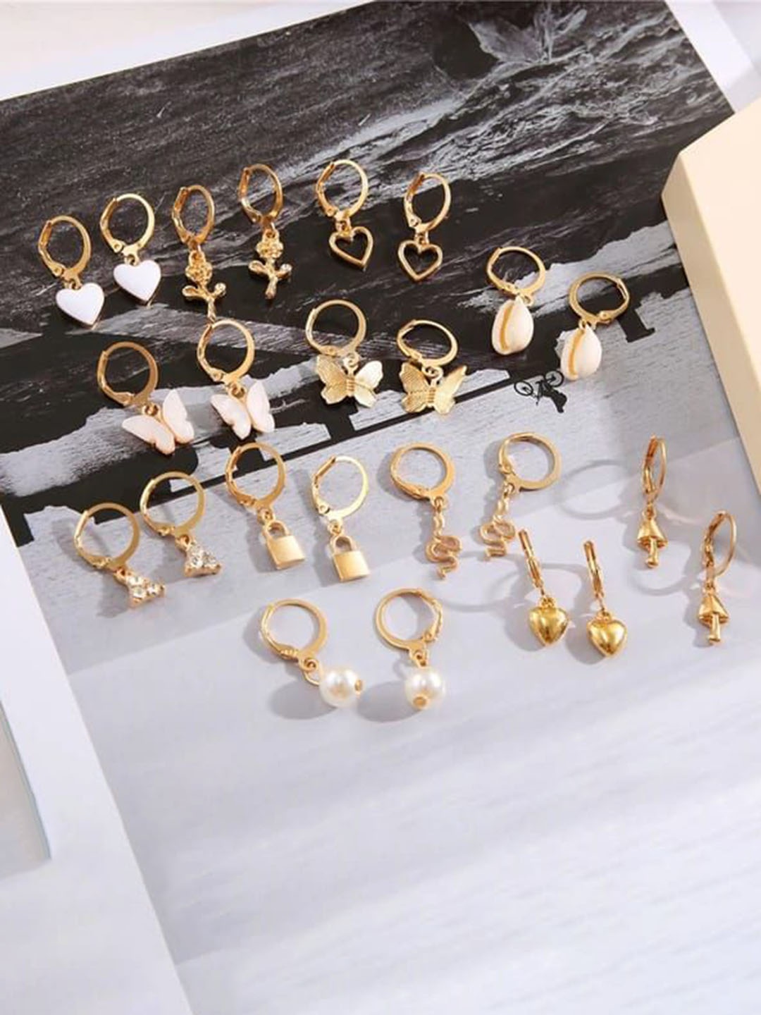 

YU FASHIONS Set Of 12 Gold-Plated Contemporary Rhinestone Studded Drop Earrings