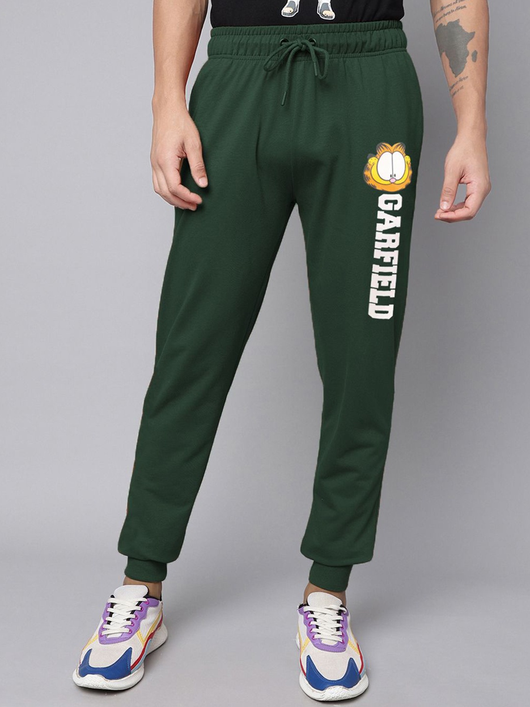 

Free Authority Men Garfield Printed Joggers, Green