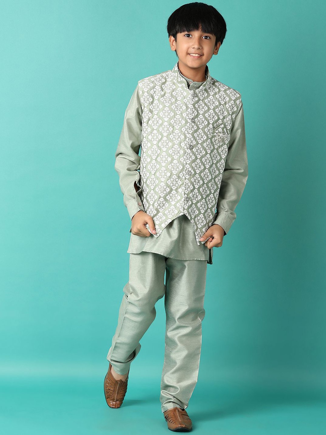

V-Mart Boys Regular Pure Cotton Kurta with Pyjamas, Green