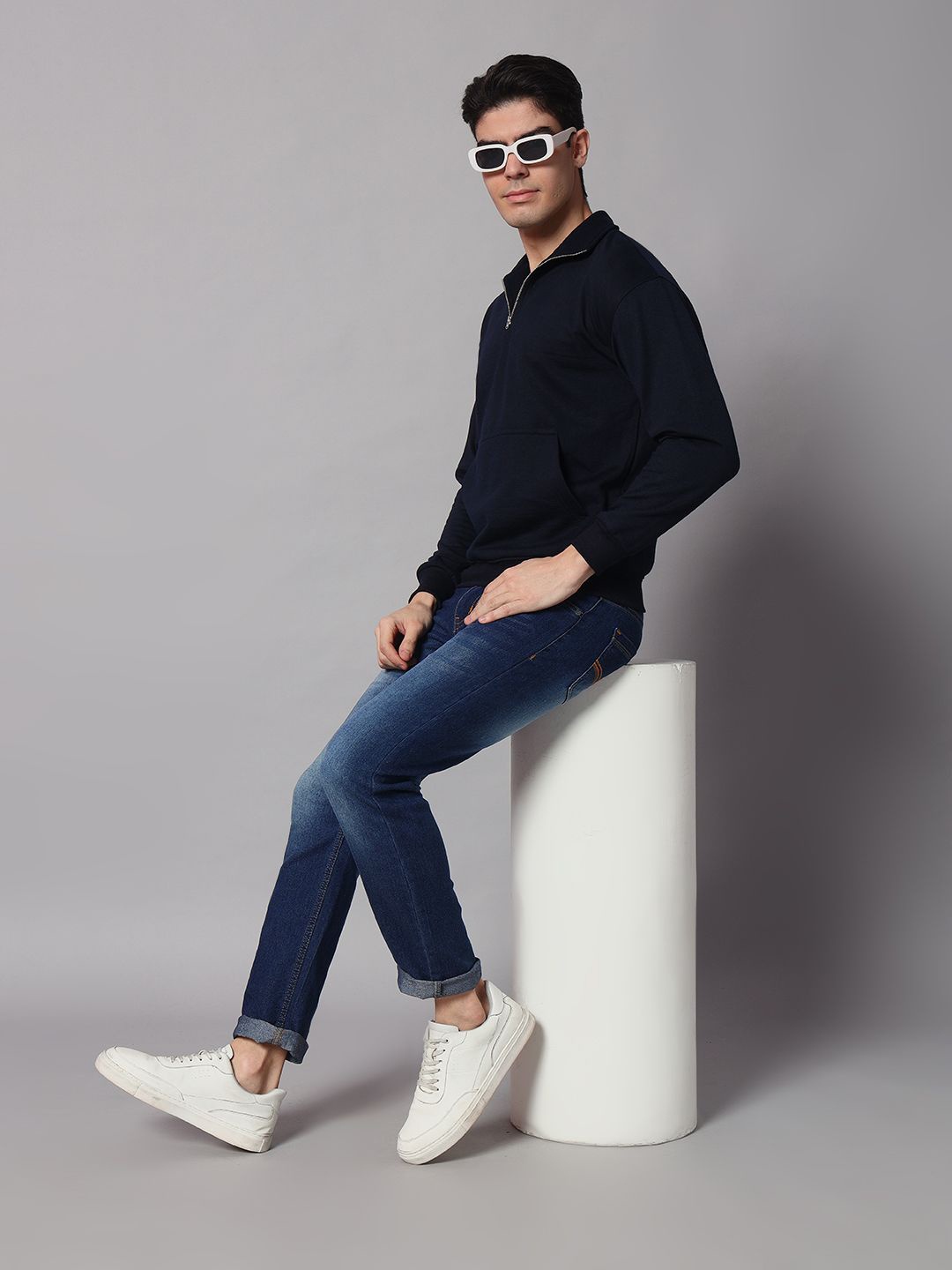 

Obaan Men Solid Long Sleeves Sweatshirt, Navy blue