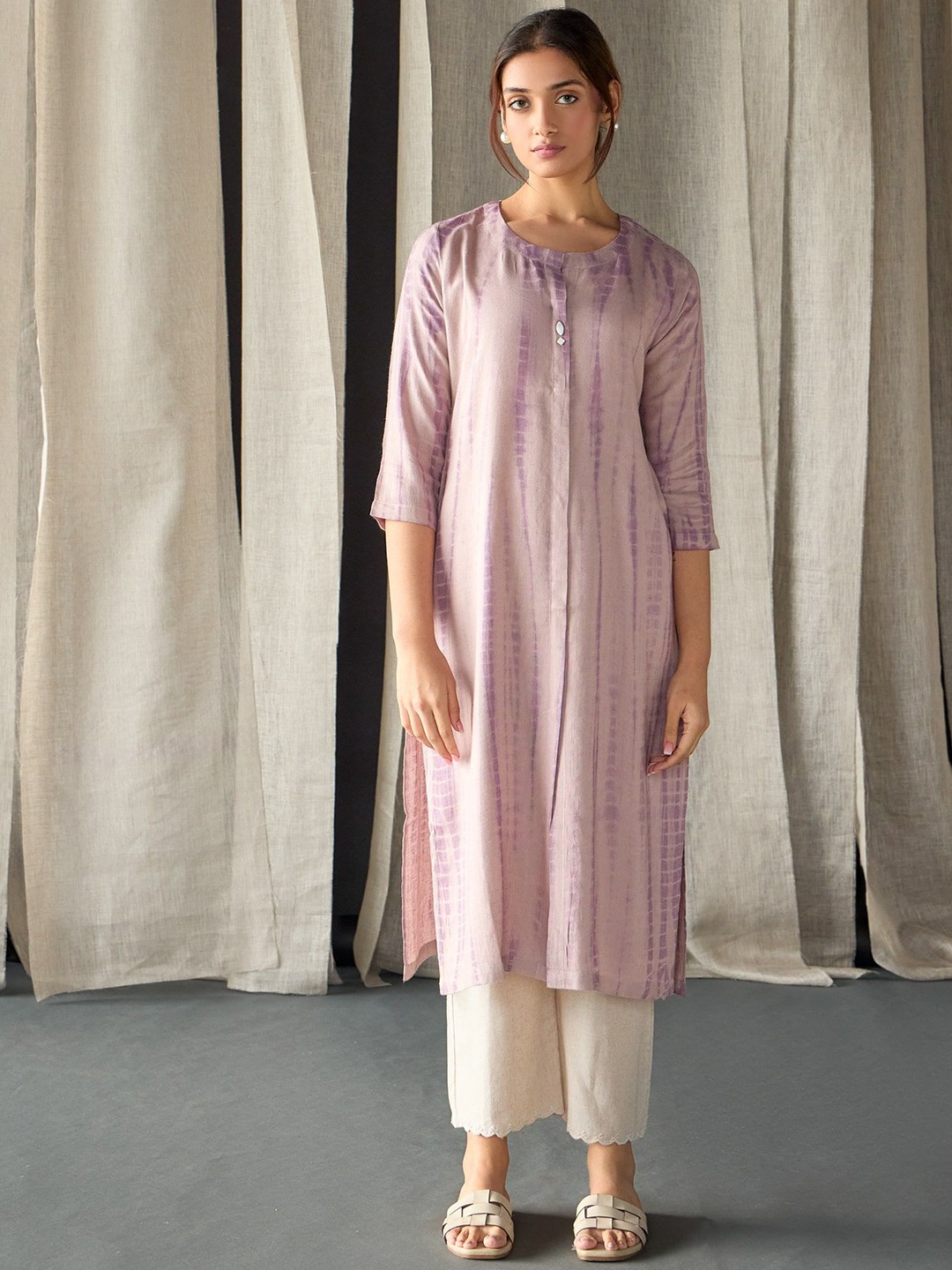 

Bombay Bloom Striped Round Neck Linen A-Line Kurta, Pink