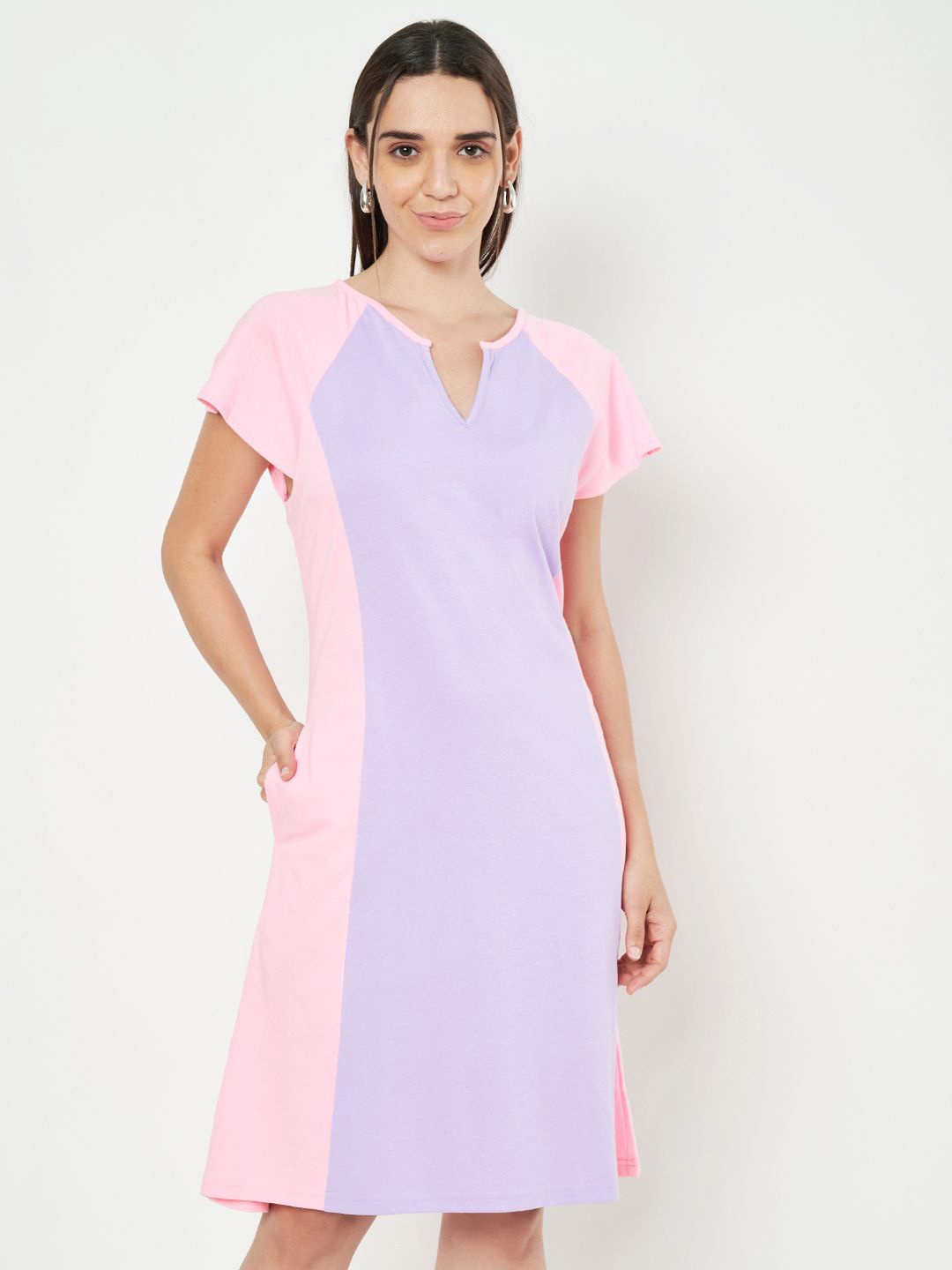 

BRINNS Women Colourblocked Cotton V-neck Knee Length A-Line Dress, Lavender