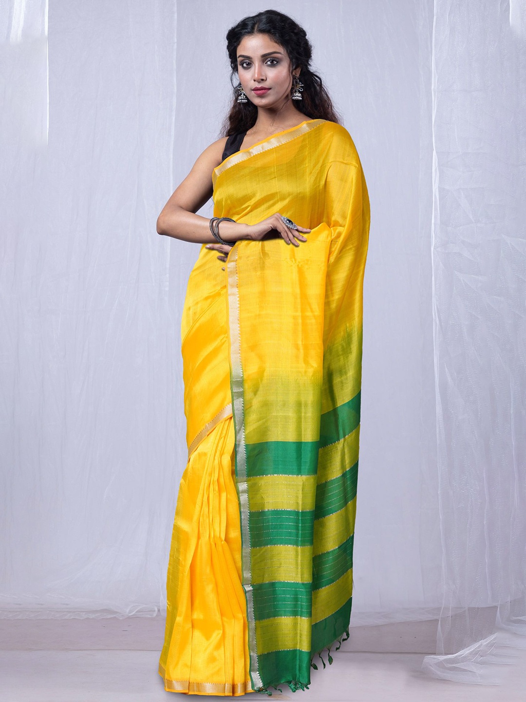 

Unnati Silks Striped Handloom Mangalagiri Saree, Yellow