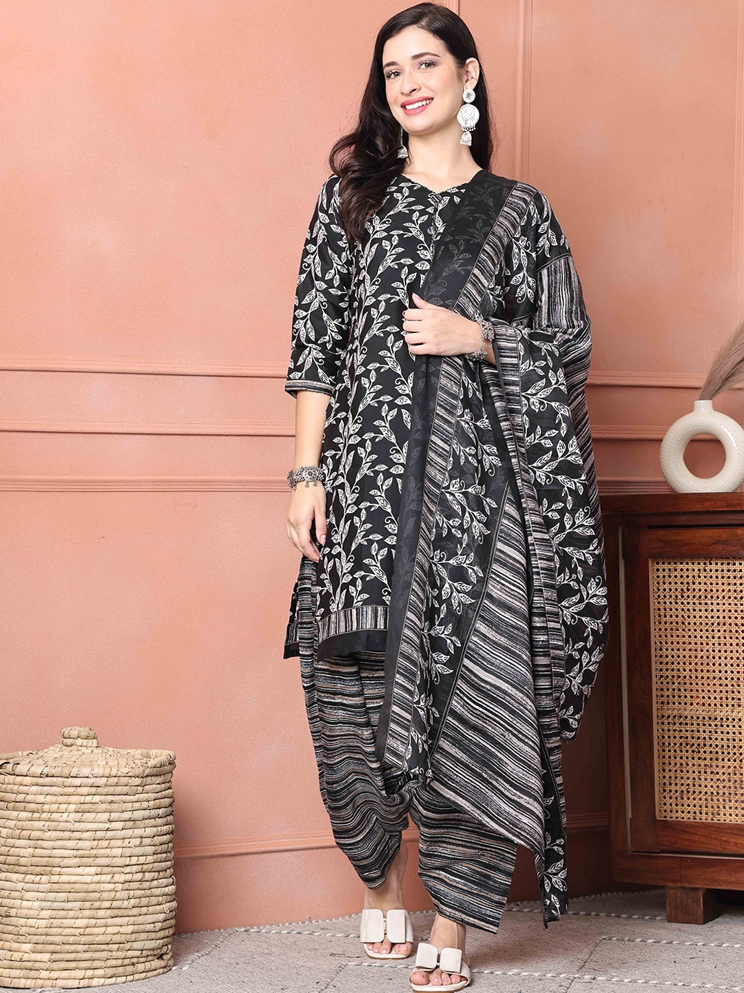 

Roly Poly Floral Printed Kurta with Salwar & Dupatta, Black