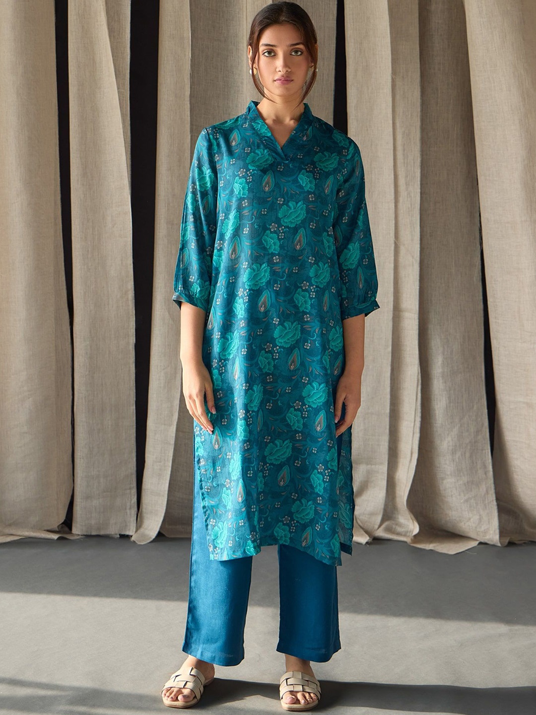 

Bombay Bloom Floral Printed V-Neck Thread Work A-Line Kurta, Teal