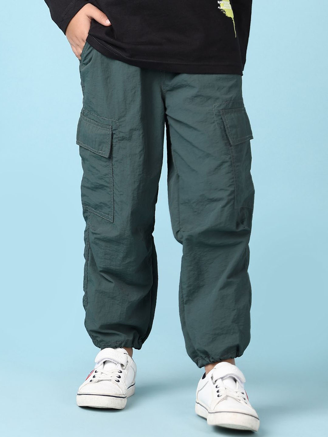 

V-Mart Boys Cotton Regular Fit Cargos Trousers, Olive