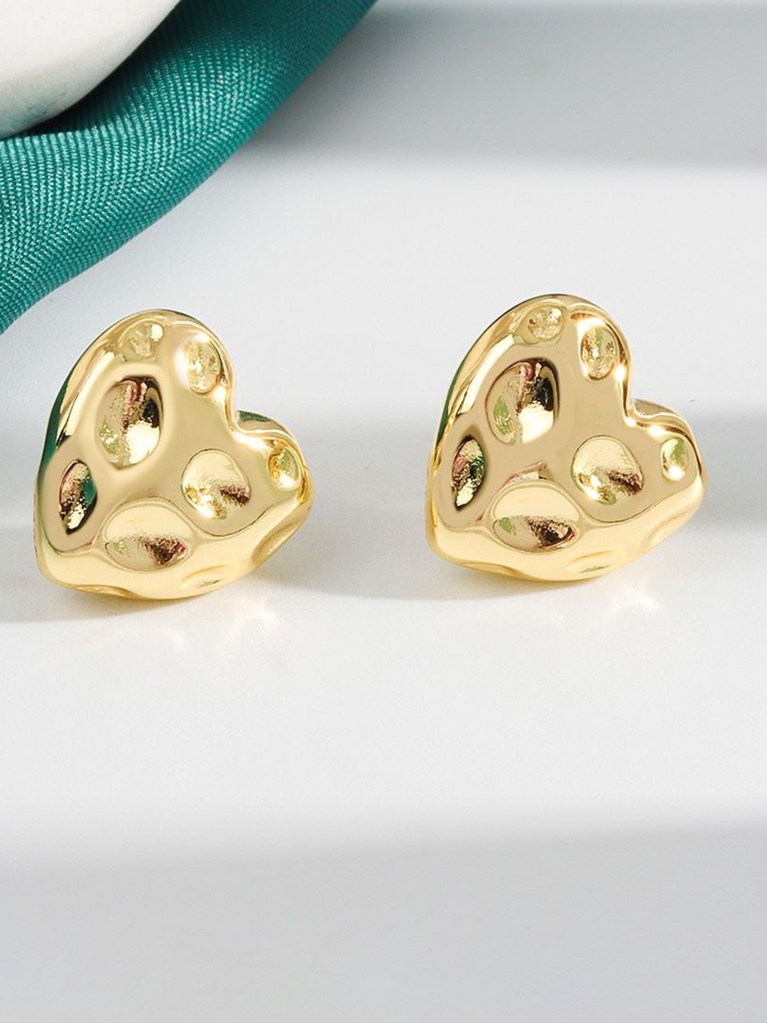 

MYKI Stainless Steel Gold-Plated Heart Shaped Studs