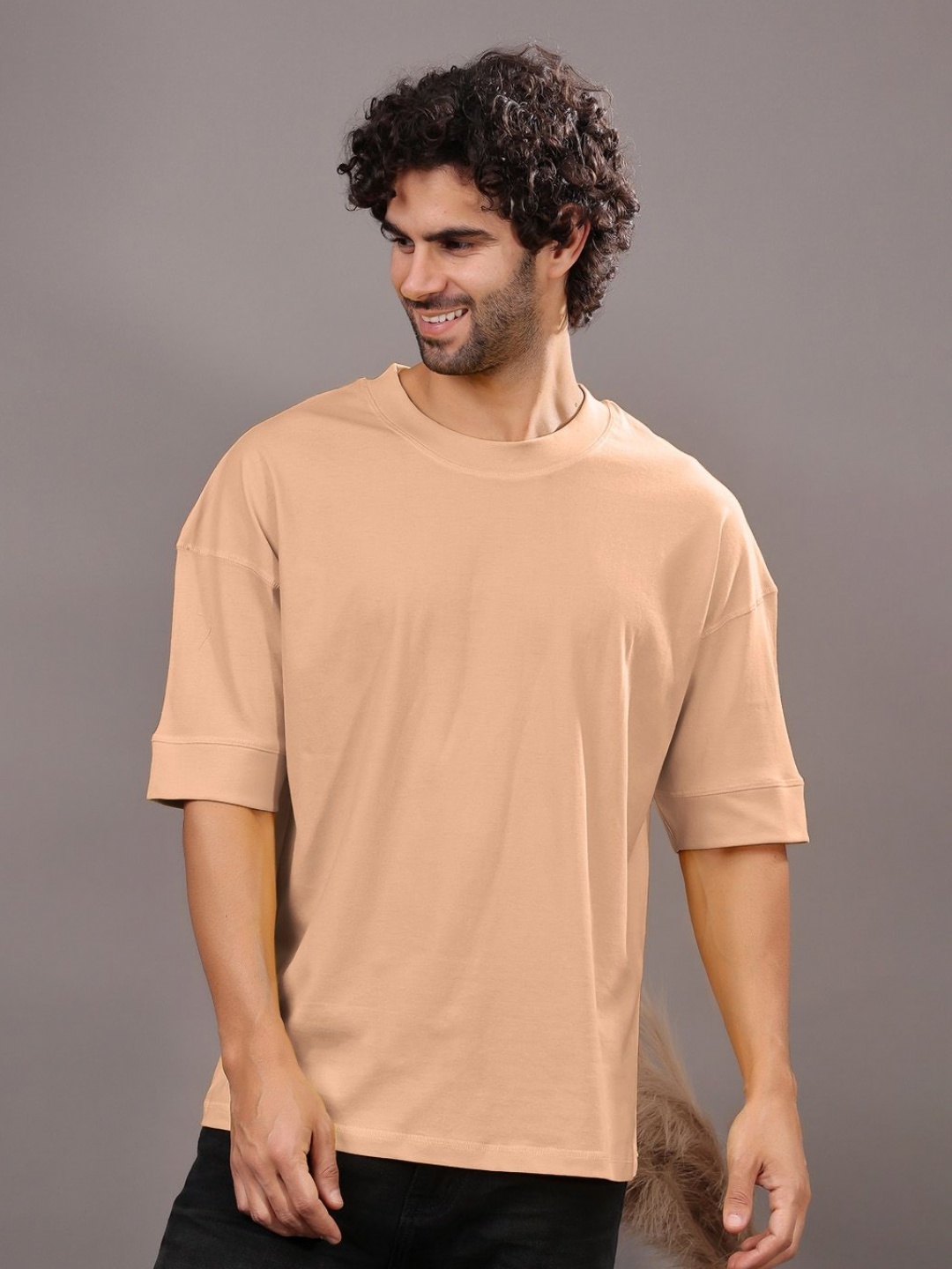 

Friskers Men Solid Round Neck Cotton T-shirt, Coral