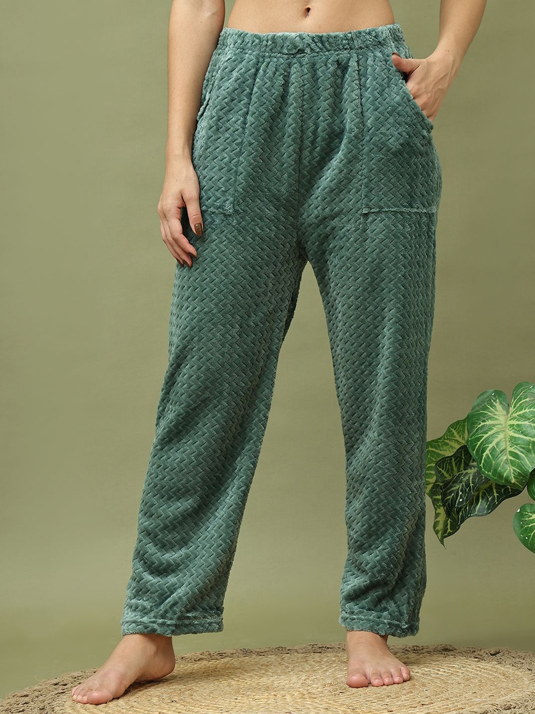 

TAG 7 Women Self Design Mid-Rise Lounge Pants, Green
