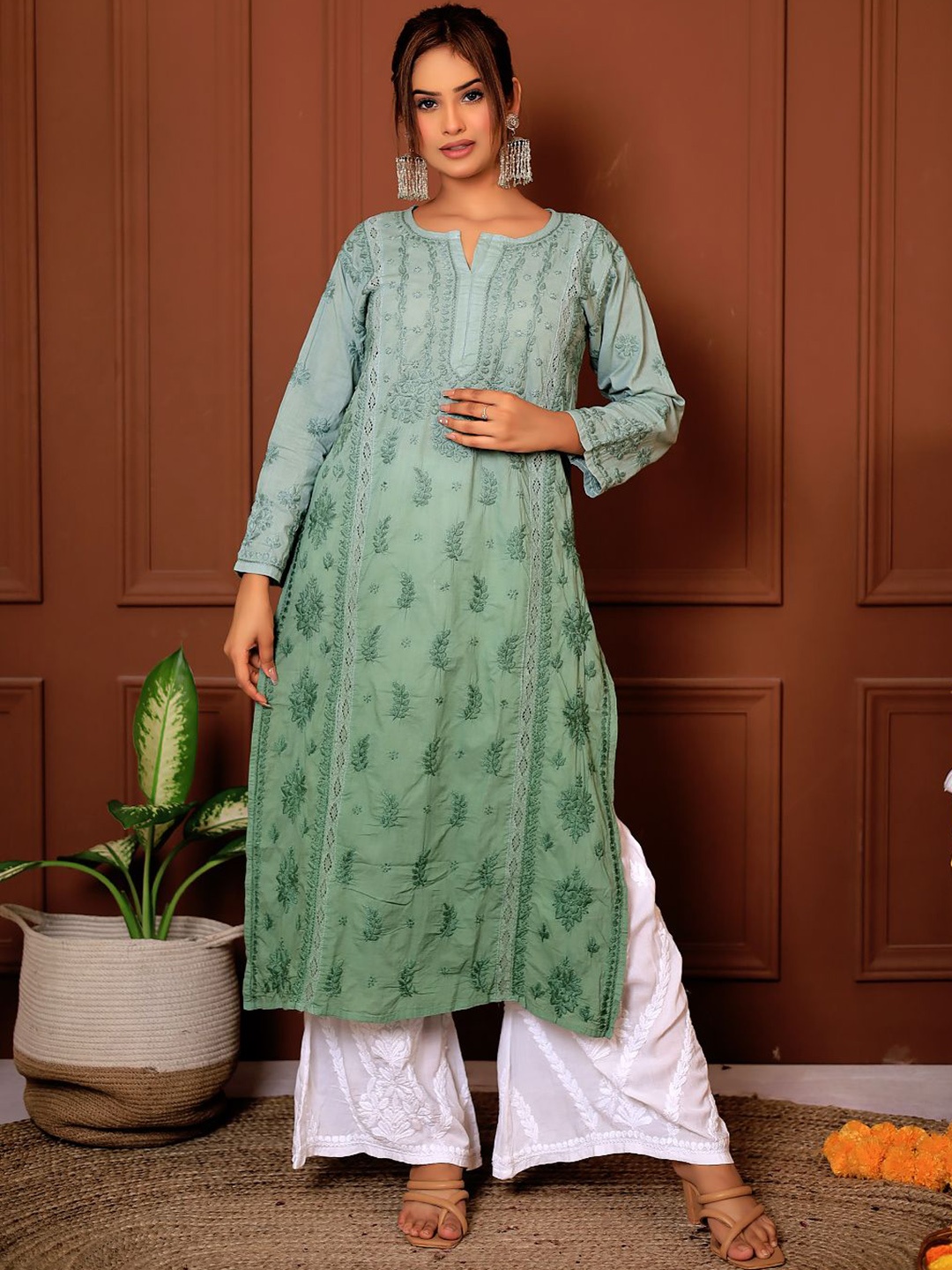 

The Chikan Label Floral Embroidered Cotton Chikankari Straight Kurta, Green