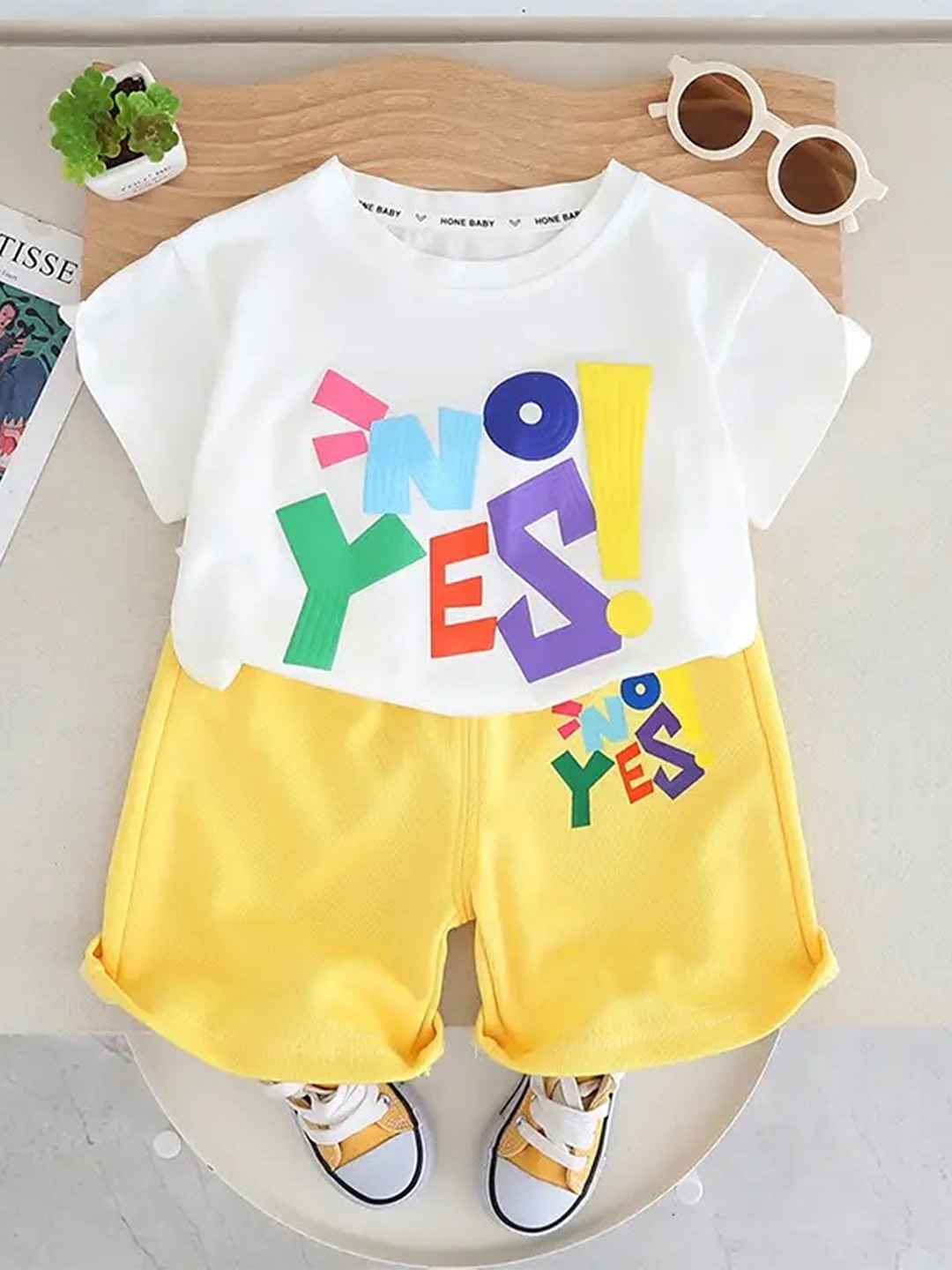 

TrendyKid Boys Printed Top with Shorts, White