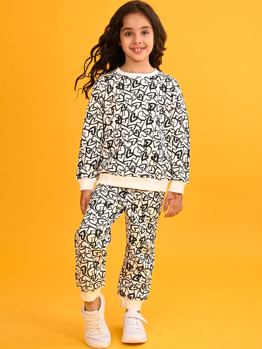 

Anthrilo Girls Printed Fleece Sweatshirt With Joggers, Black