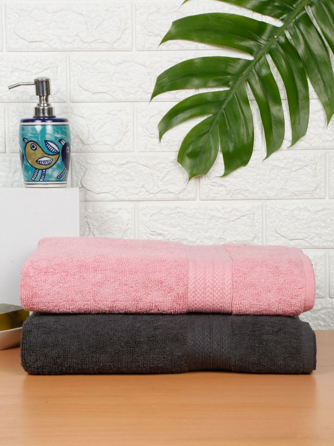 

Creeva Grey & Pink 2 Pieces Cotton 550 GSM Bath Towels