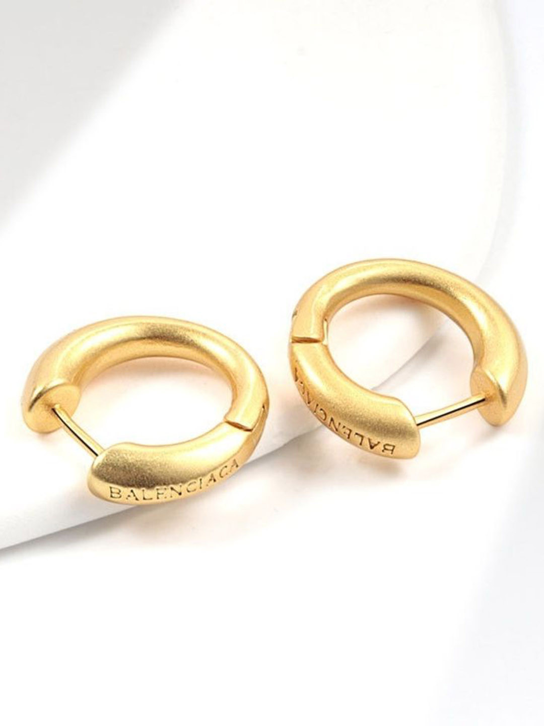 

MYKI Gold-Plated Contemporary Hoop Earrings