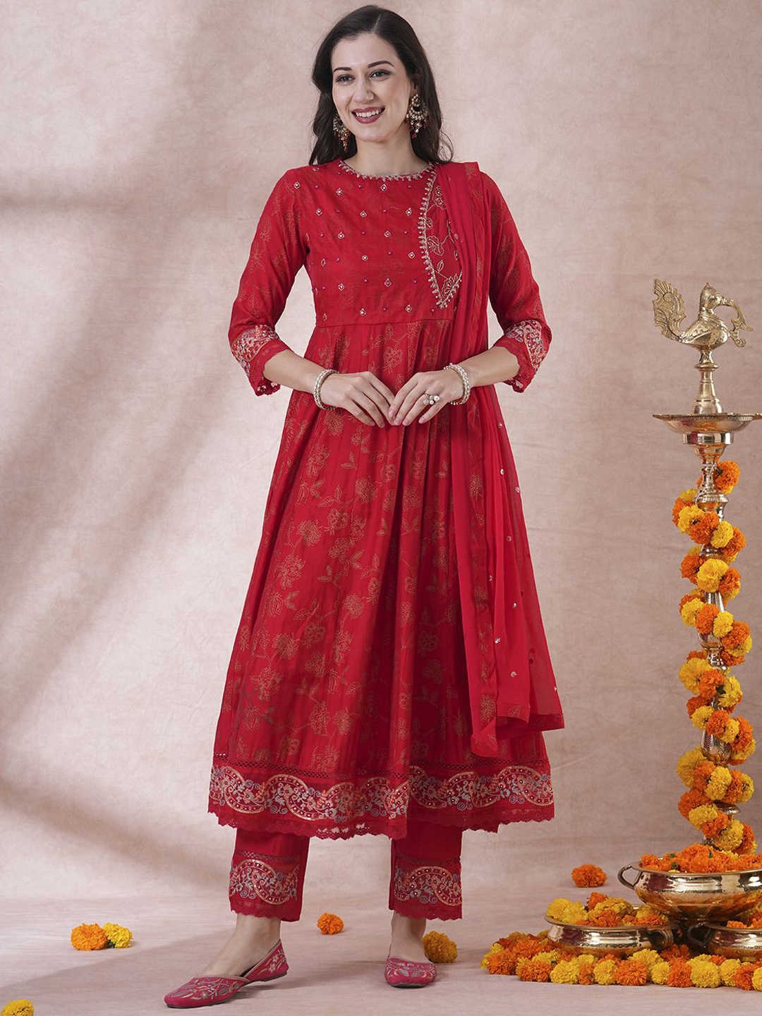 

FASHOR Red Floral Printed Panelled Thread Work Kurta With Trouser With Dupatta