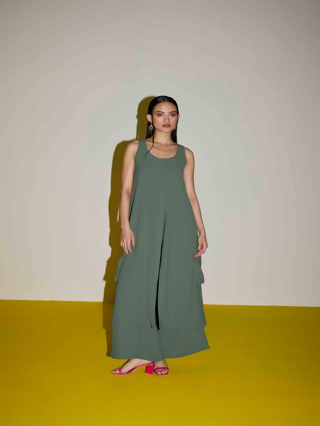 

SIL SILA Round Neck Sleeveless Loose Fit Tunic & Palazzos, Green